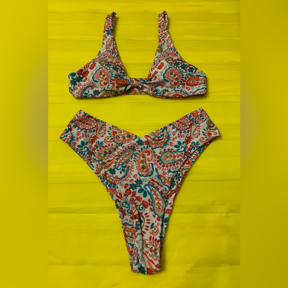 Multi Color Women’s High Cut High Waist Bikini Bottom 2- Piece Swimsuit Size M